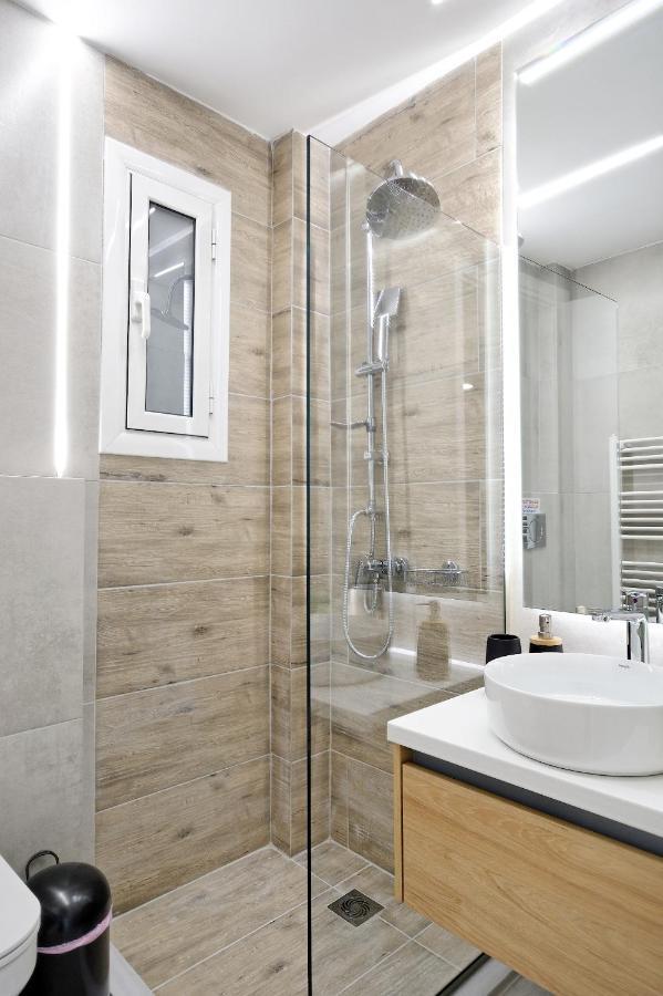 Elegant Big Apartment In Athens Center With Balcony Atenas Exterior foto