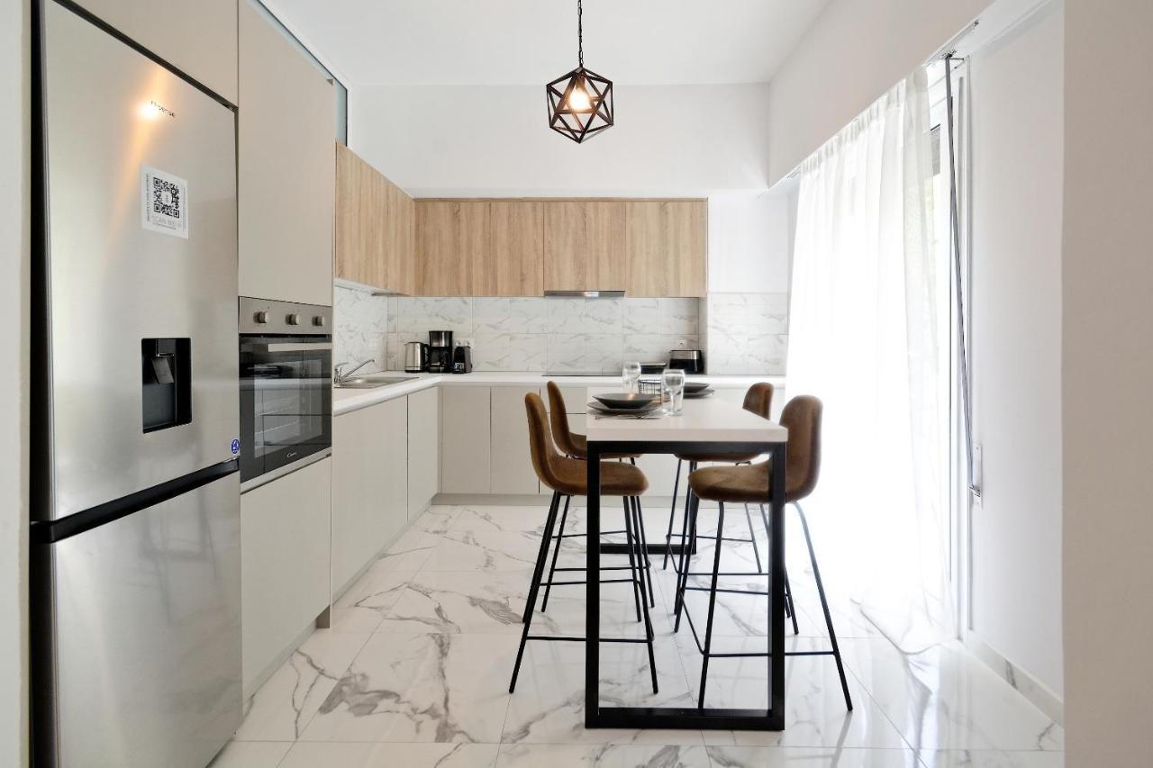 Elegant Big Apartment In Athens Center With Balcony Atenas Exterior foto