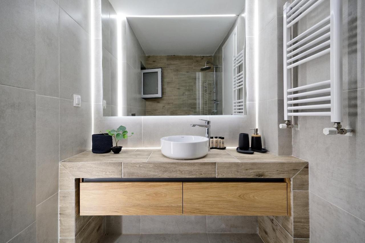 Elegant Big Apartment In Athens Center With Balcony Atenas Exterior foto