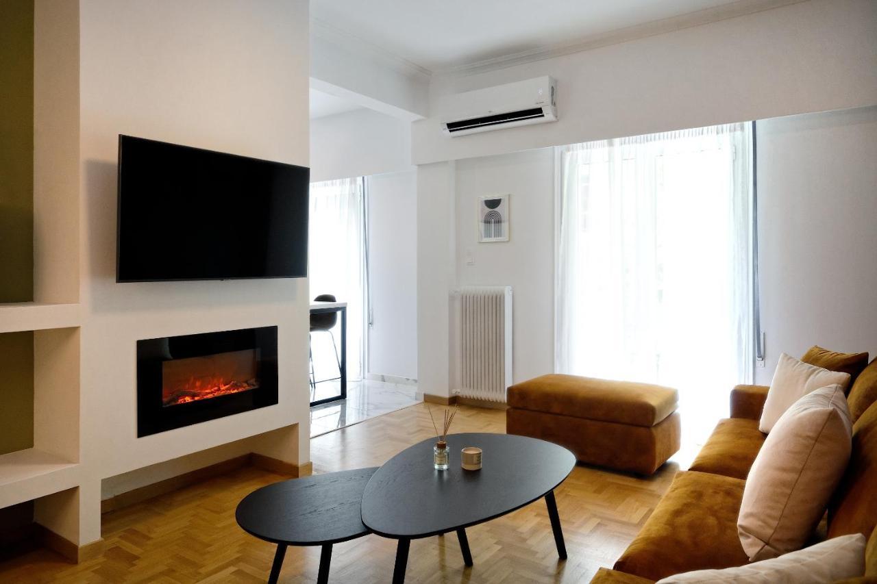 Elegant Big Apartment In Athens Center With Balcony Atenas Exterior foto