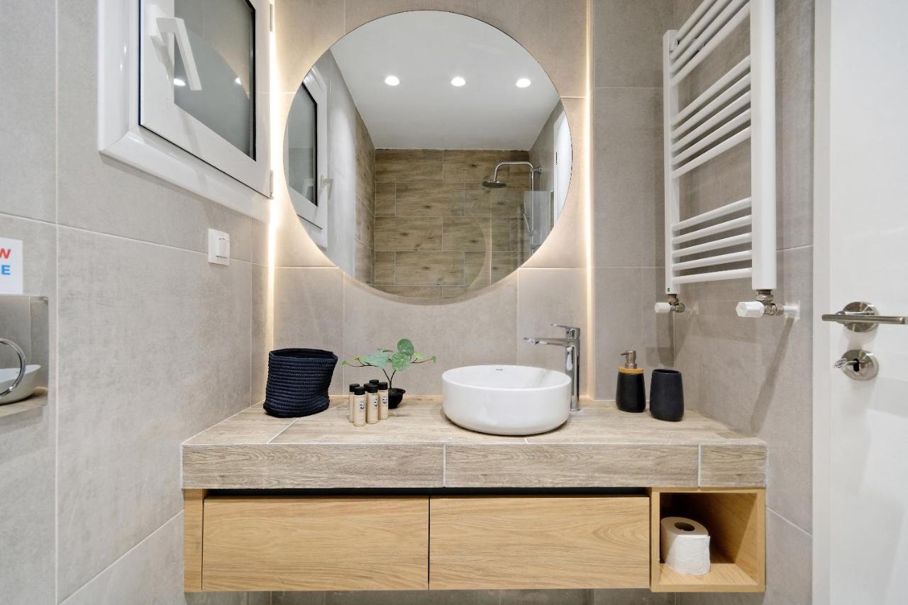 Elegant Big Apartment In Athens Center With Balcony Atenas Exterior foto